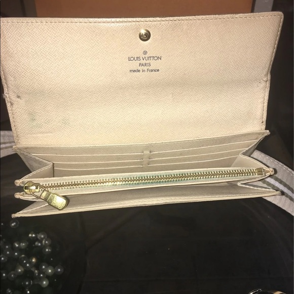 SOLDAuth Louis Vuitton Damier Azur Sarah Wallet - Picture 6 of 13